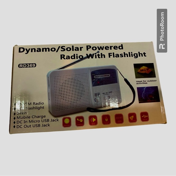 Dynamo/solar powered radio with flashlight - Picture 1 of 6
